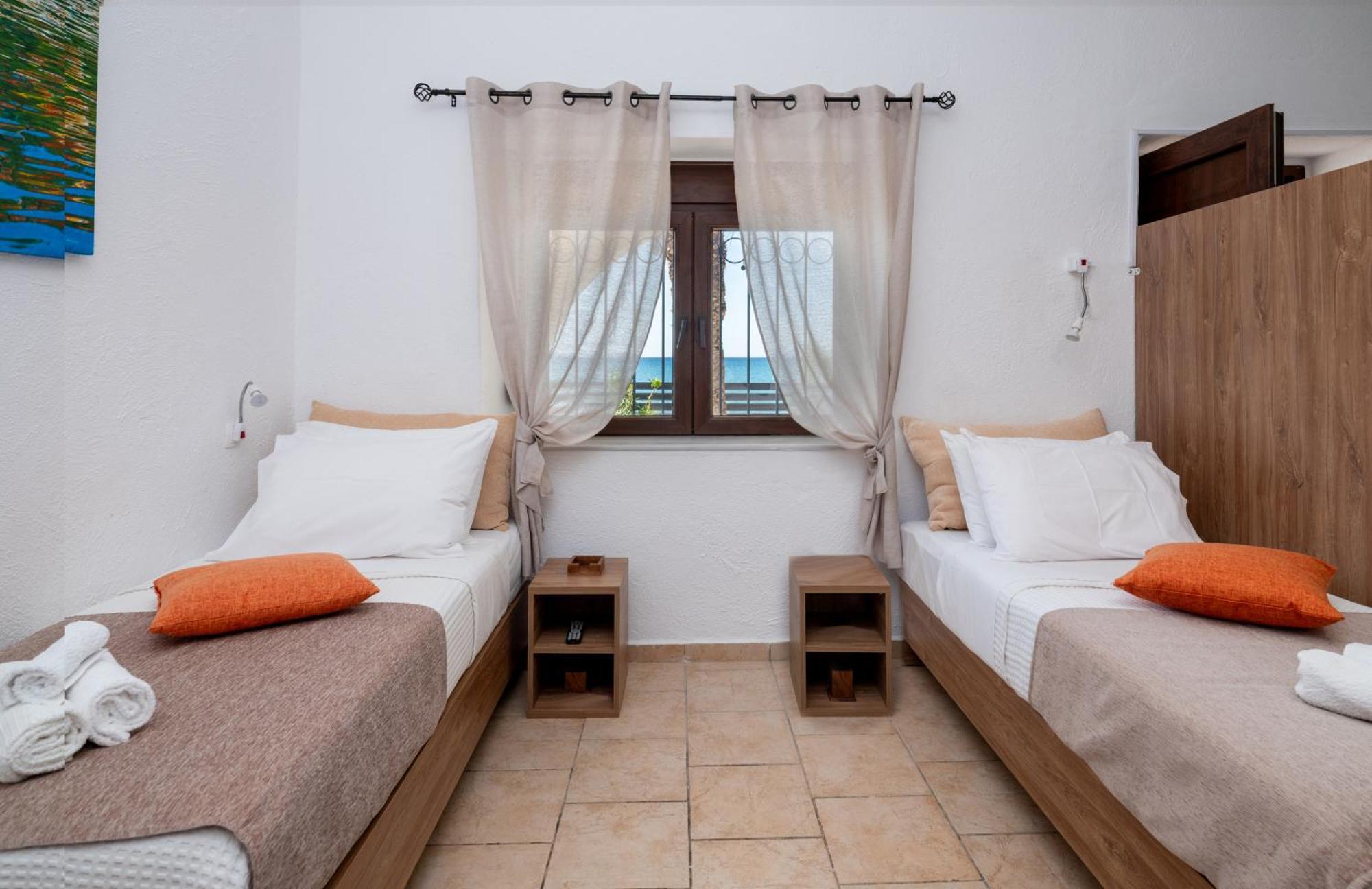 Atalanti Seaside Junior Suites Кератокампос Екстериор снимка