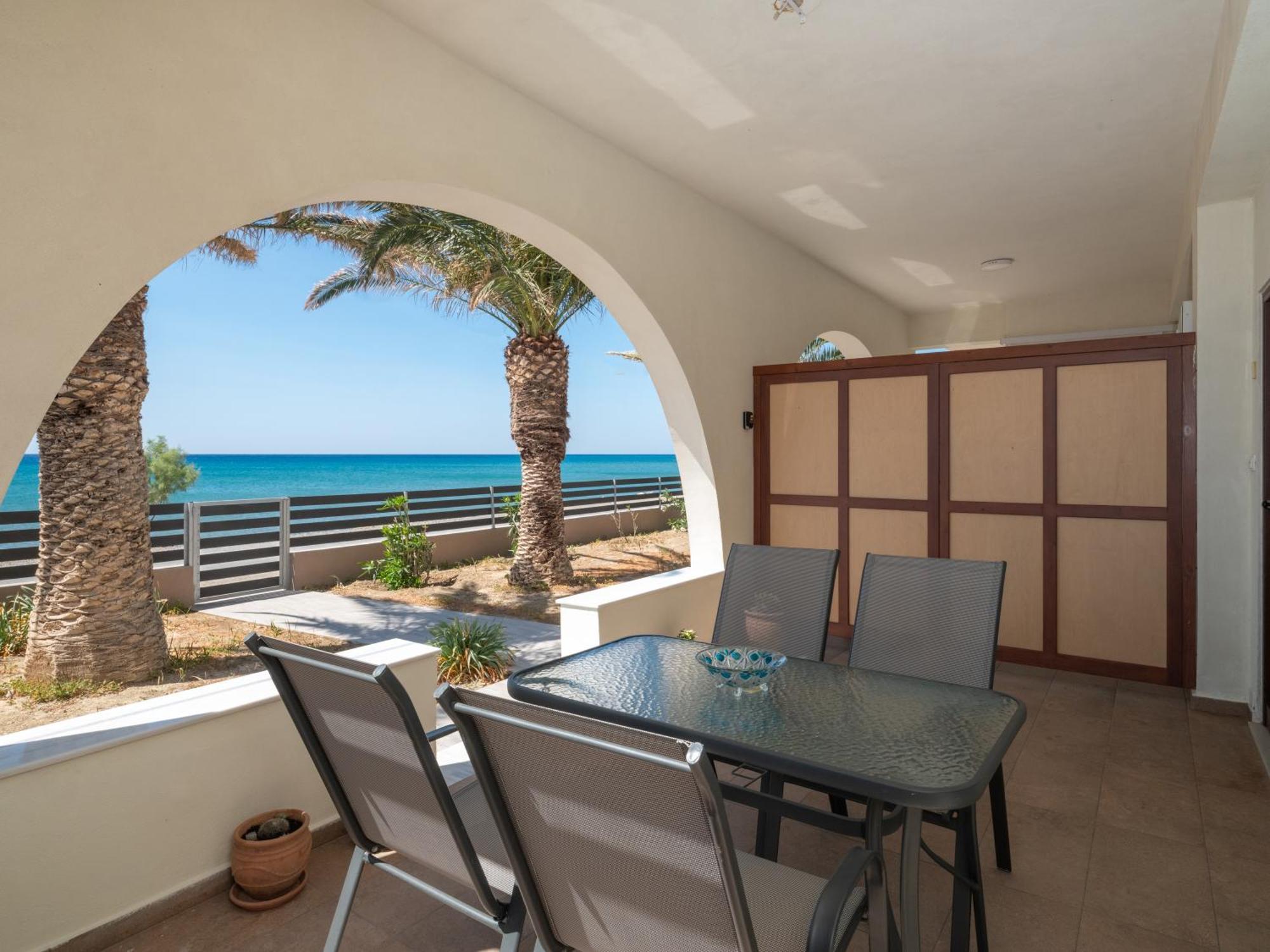 Atalanti Seaside Junior Suites Кератокампос Екстериор снимка